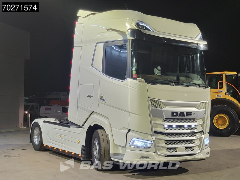 DAF XF 530 4X2 Retarder 2x Tanks Standklima Leather Alcoa's - Tracteur routier: photos 3 DAF XF 530 4X2 Retarder 2x Tanks Standklima Leather Alcoa's - Tracteur routier: photos 3