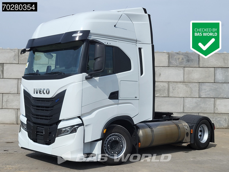 Iveco S-Way 460 4X2 LNG Retarder 2x Tanks Standklima - Tracteur routier: photos 1 Iveco S-Way 460 4X2 LNG Retarder 2x Tanks Standklima - Tracteur routier: photos 1