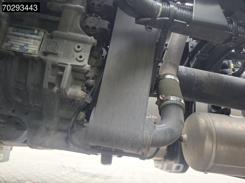 Iveco S-Way 490 4X2 Retarder Standairco 2xTanks ACC LED Navi Euro 6 - Tracteur routier: photos 5 Iveco S-Way 490 4X2 Retarder Standairco 2xTanks ACC LED Navi Euro 6 - Tracteur routier: photos 5