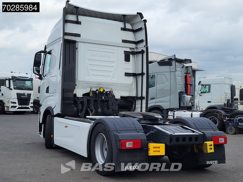 Iveco S-Way 490 4X2 Retarder Standklima 2xTanks Navi ACC LED Euro 6 - Tracteur routier: photos 2 Iveco S-Way 490 4X2 Retarder Standklima 2xTanks Navi ACC LED Euro 6 - Tracteur routier: photos 2