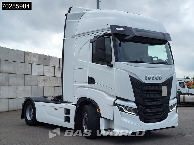 Iveco S-Way 490 4X2 Retarder Standklima 2xTanks Navi ACC LED Euro 6 - Tracteur routier: photos 3 Iveco S-Way 490 4X2 Retarder Standklima 2xTanks Navi ACC LED Euro 6 - Tracteur routier: photos 3