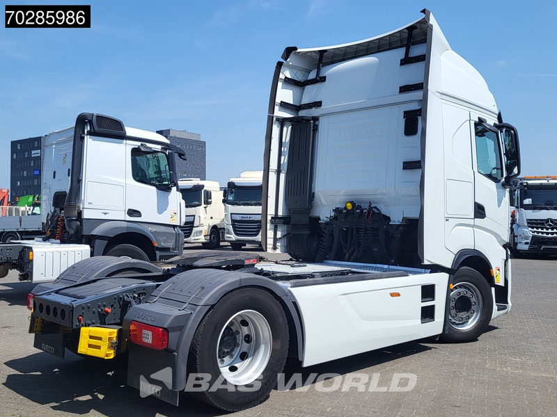 Iveco S-Way 490 4X2 Retarder Standklima 2xTanks Navi ACC LED Euro 6 - Tracteur routier: photos 3 Iveco S-Way 490 4X2 Retarder Standklima 2xTanks Navi ACC LED Euro 6 - Tracteur routier: photos 3