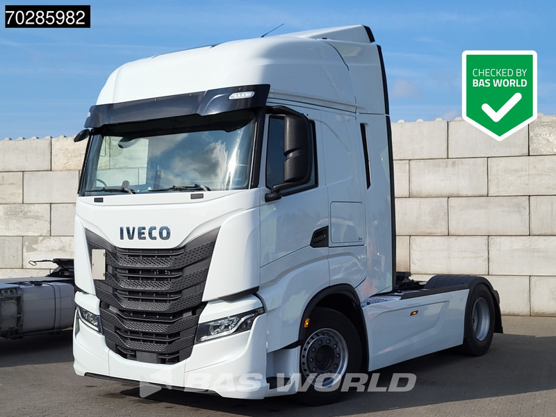 Iveco S-Way 490 4X2 Retarder Standklima 2xTanks Navi ACC LED Euro 6 - Tracteur routier: photos 1 Iveco S-Way 490 4X2 Retarder Standklima 2xTanks Navi ACC LED Euro 6 - Tracteur routier: photos 1