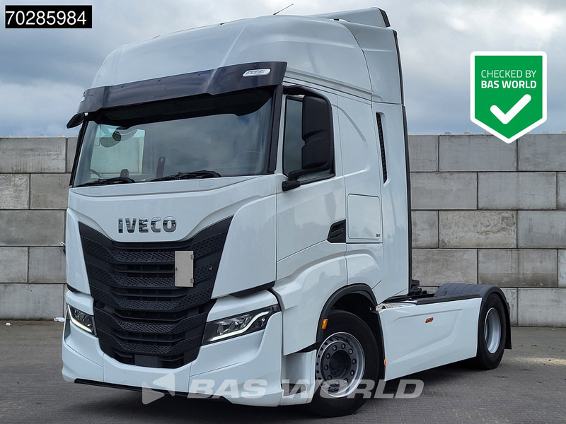 Iveco S-Way 490 4X2 Retarder Standklima 2xTanks Navi ACC LED Euro 6 - Tracteur routier: photos 1 Iveco S-Way 490 4X2 Retarder Standklima 2xTanks Navi ACC LED Euro 6 - Tracteur routier: photos 1