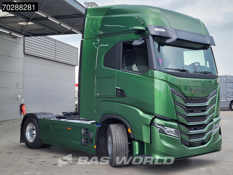 Iveco S-Way 500 4X2 2024! 2x Tanks Standklima Alcoa's ACC Euro 6 - Tracteur routier: photos 3 Iveco S-Way 500 4X2 2024! 2x Tanks Standklima Alcoa's ACC Euro 6 - Tracteur routier: photos 3