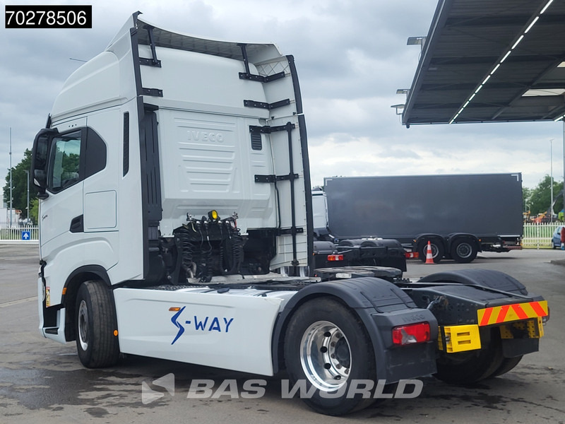 Iveco S-Way 570 S-Way 4X2 Retarder 2x Tanks Standklima Navi Alcoa's - Tracteur routier: photos 2 Iveco S-Way 570 S-Way 4X2 Retarder 2x Tanks Standklima Navi Alcoa's - Tracteur routier: photos 2