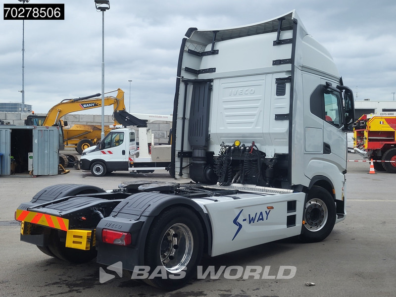 Iveco S-Way 570 S-Way 4X2 Retarder 2x Tanks Standklima Navi Alcoa's - Tracteur routier: photos 5 Iveco S-Way 570 S-Way 4X2 Retarder 2x Tanks Standklima Navi Alcoa's - Tracteur routier: photos 5