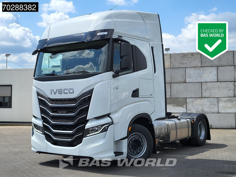 Iveco S-Way 580 4X2 NEW! 2x Tanks Navi ACC Standklima - Tracteur routier: photos 1 Iveco S-Way 580 4X2 NEW! 2x Tanks Navi ACC Standklima - Tracteur routier: photos 1