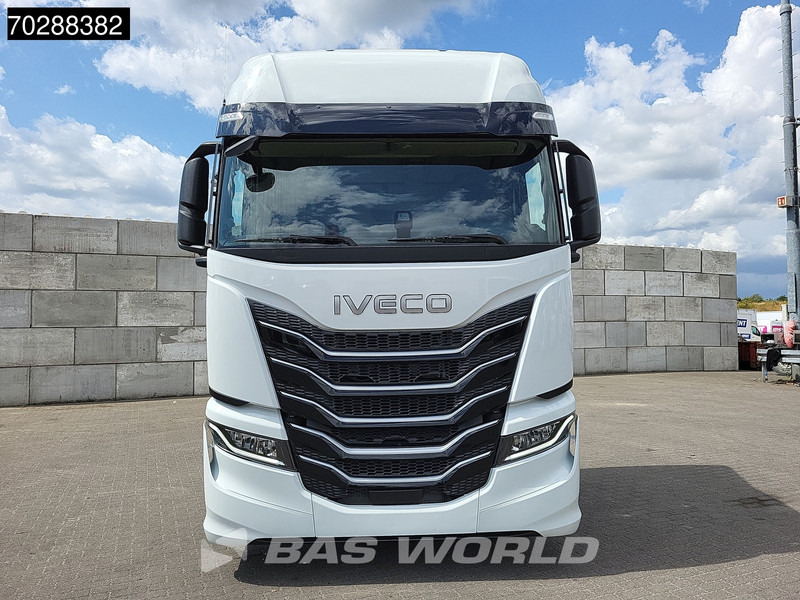 Iveco S-Way 580 4X2 NEW! 2x Tanks Navi ACC Standklima - Tracteur routier: photos 5 Iveco S-Way 580 4X2 NEW! 2x Tanks Navi ACC Standklima - Tracteur routier: photos 5