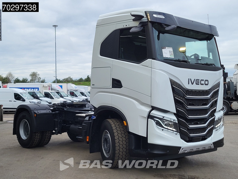 Iveco X-Way 500 4X2 NEW! Retarder Big-Axle Standklima MirrorCam Navi LED ACC Euro 6 - Tracteur routier: photos 3 Iveco X-Way 500 4X2 NEW! Retarder Big-Axle Standklima MirrorCam Navi LED ACC Euro 6 - Tracteur routier: photos 3