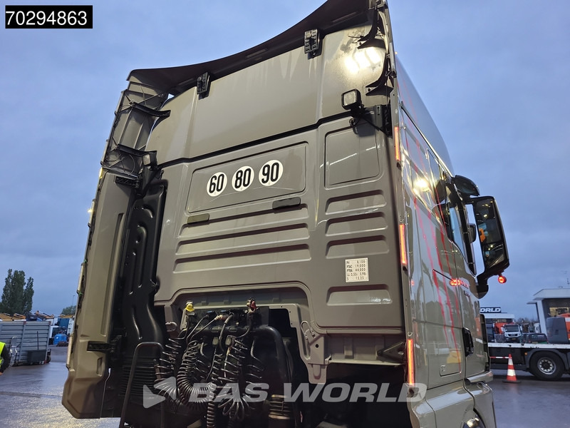 MAN TGX 18.510 TGX 4X2 Individual Lion S! Full-Air Retarder Standairco 2xTanks Leather PTO ACC Navi LED Euro 6 - Tracteur routier: photos 5 MAN TGX 18.510 TGX 4X2 Individual Lion S! Full-Air Retarder Standairco 2xTanks Leather PTO ACC Navi LED Euro 6 - Tracteur routier: photos 5