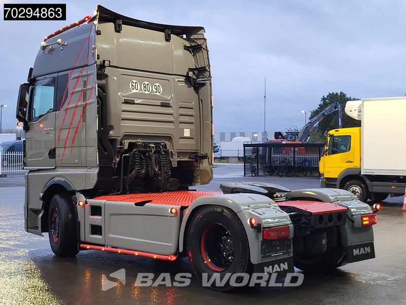 MAN TGX 18.510 TGX 4X2 Individual Lion S! Full-Air Retarder Standairco 2xTanks Leather PTO ACC Navi LED Euro 6 - Tracteur routier: photos 2 MAN TGX 18.510 TGX 4X2 Individual Lion S! Full-Air Retarder Standairco 2xTanks Leather PTO ACC Navi LED Euro 6 - Tracteur routier: photos 2