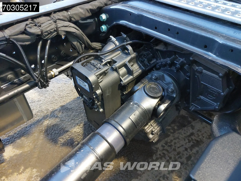 Tracteur routier MAN TGX 18.520 4X2 NEW! GX Retarder 2x Tanks Alcoa Standklima MirrorCam Navi LED: photos 17 Tracteur routier MAN TGX 18.520 4X2 NEW! GX Retarder 2x Tanks Alcoa Standklima MirrorCam Navi LED: photos 17