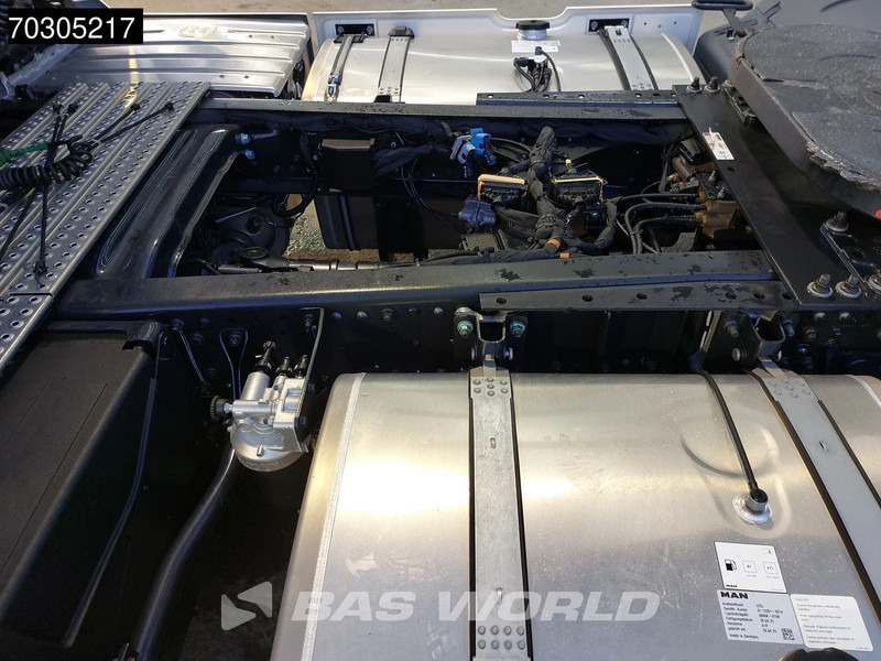 Tracteur routier MAN TGX 18.520 4X2 NEW! GX Retarder 2x Tanks Alcoa Standklima MirrorCam Navi LED: photos 14 Tracteur routier MAN TGX 18.520 4X2 NEW! GX Retarder 2x Tanks Alcoa Standklima MirrorCam Navi LED: photos 14