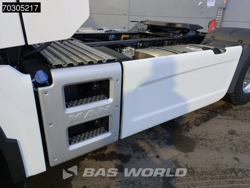 Tracteur routier MAN TGX 18.520 4X2 NEW! GX Retarder 2x Tanks Alcoa Standklima MirrorCam Navi LED: photos 13 Tracteur routier MAN TGX 18.520 4X2 NEW! GX Retarder 2x Tanks Alcoa Standklima MirrorCam Navi LED: photos 13