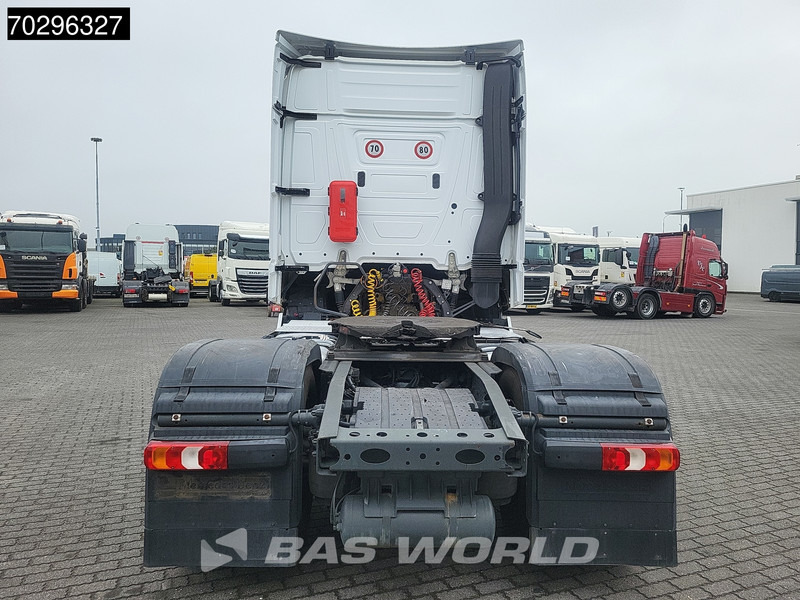 Mercedes-Benz Actros 1845 Actros 4X2 StreamSpace Retarder ADR 2xTanks Euro 6 - Tracteur routier: photos 3 Mercedes-Benz Actros 1845 Actros 4X2 StreamSpace Retarder ADR 2xTanks Euro 6 - Tracteur routier: photos 3