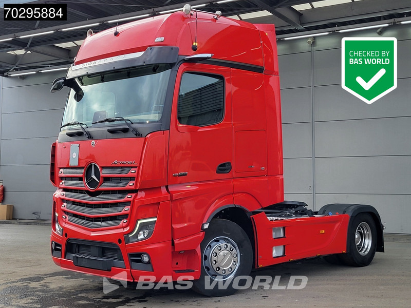 Mercedes-Benz Actros 1858 4X2 GigaSpace Retarder 2xTanks Leather Standairco PPC Navi ACC Euro 6 - Tracteur routier: photos 1 Mercedes-Benz Actros 1858 4X2 GigaSpace Retarder 2xTanks Leather Standairco PPC Navi ACC Euro 6 - Tracteur routier: photos 1