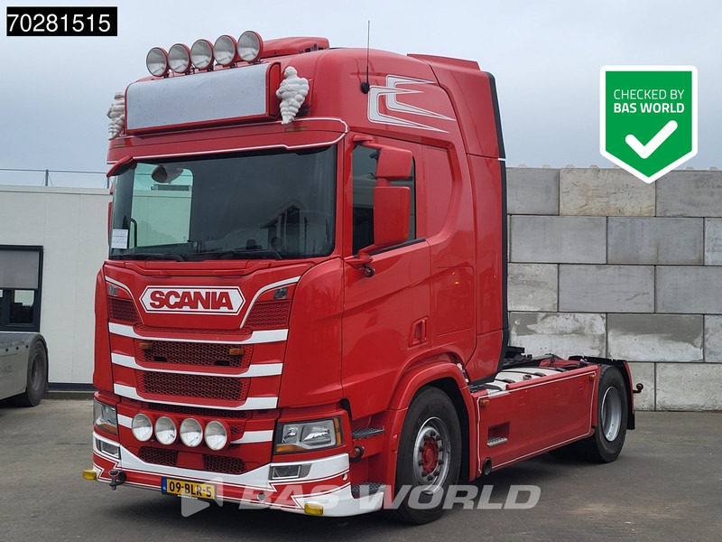 Scania R450 R 4X2 BROKEN ENGINE! NL-Truck Retarder PTO Standklima 80% Tyres - Tracteur routier: photos 1 Scania R450 R 4X2 BROKEN ENGINE! NL-Truck Retarder PTO Standklima 80% Tyres - Tracteur routier: photos 1