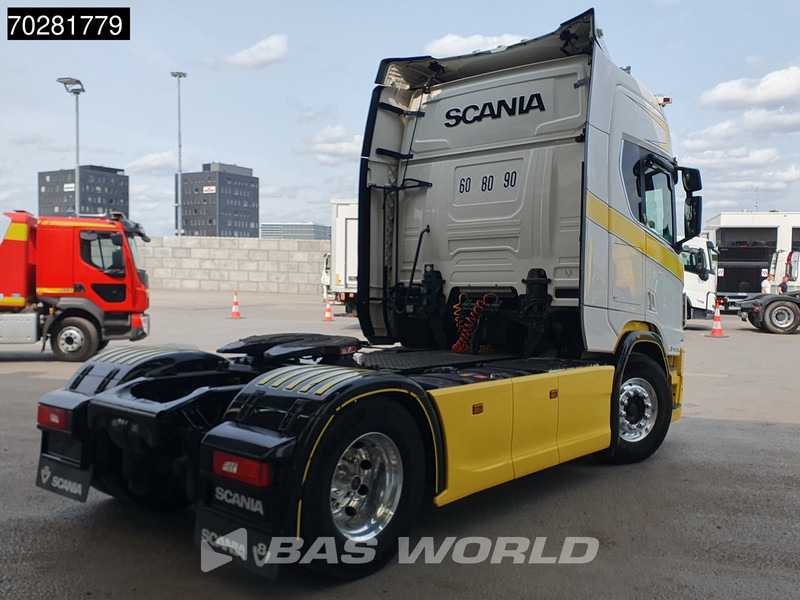 Scania R520 4X2 Full-Air Retarder 2x Tanks Standklima Leather Alcoa's - Tracteur routier: photos 5 Scania R520 4X2 Full-Air Retarder 2x Tanks Standklima Leather Alcoa's - Tracteur routier: photos 5