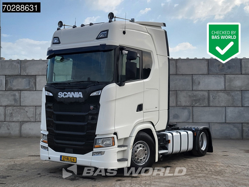 Scania S450 4X2 NL-Truck Retarder 2xTanks ACC Standklima Euro 6 - Tracteur routier: photos 1 Scania S450 4X2 NL-Truck Retarder 2xTanks ACC Standklima Euro 6 - Tracteur routier: photos 1