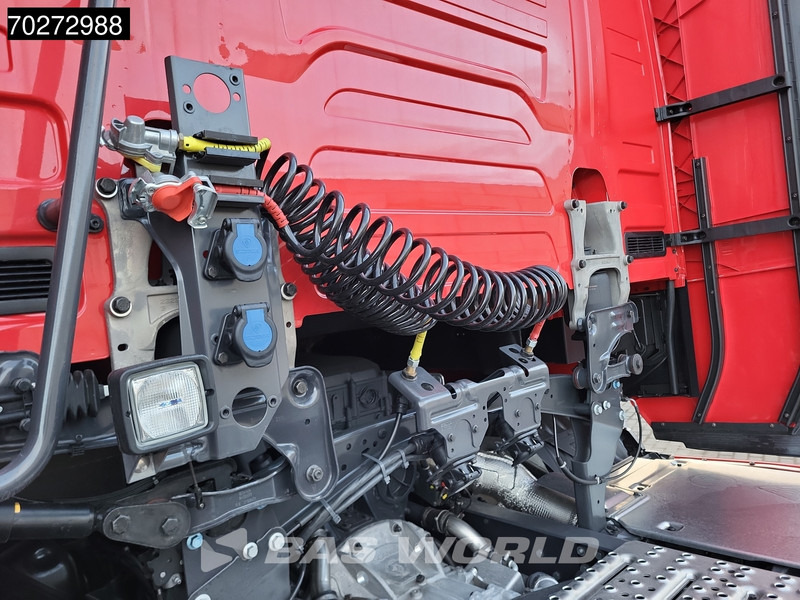 Scania S460 4X2 NEW! Retarder ACC Navi Standklima 2X Tanks - Tracteur routier: photos 5 Scania S460 4X2 NEW! Retarder ACC Navi Standklima 2X Tanks - Tracteur routier: photos 5