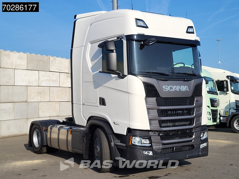 Scania S500 S 4X2 NEW! Retarder 2x Tanks Standklima ACC - Tracteur routier: photos 3 Scania S500 S 4X2 NEW! Retarder 2x Tanks Standklima ACC - Tracteur routier: photos 3