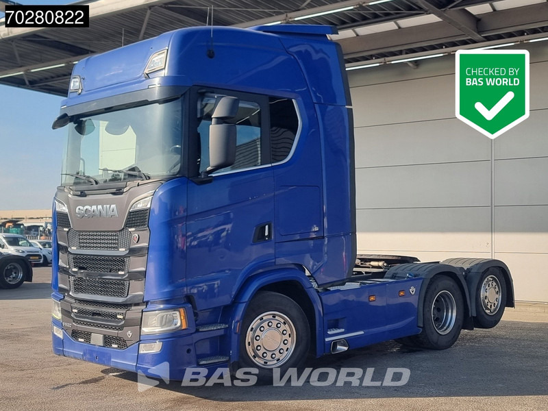 Scania S520 6X2 Retarder 2x Tanks Liftachse Navi LED - Tracteur routier: photos 1 Scania S520 6X2 Retarder 2x Tanks Liftachse Navi LED - Tracteur routier: photos 1