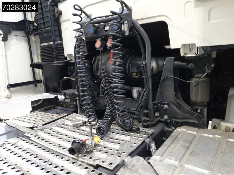 Volvo FH 460 4X2 VEB+ I-ParkCool 2x Tanks LED Navi - Tracteur routier: photos 5 Volvo FH 460 4X2 VEB+ I-ParkCool 2x Tanks LED Navi - Tracteur routier: photos 5