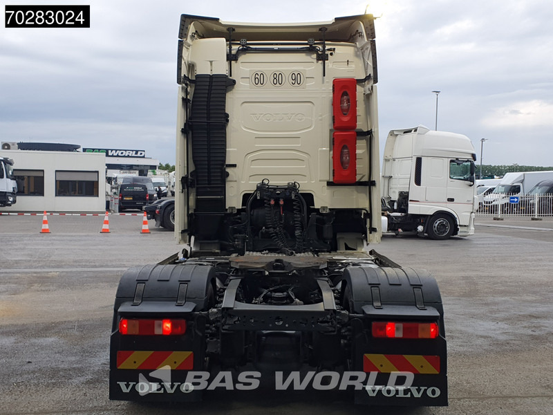 Volvo FH 460 4X2 VEB+ I-ParkCool 2x Tanks LED Navi - Tracteur routier: photos 3 Volvo FH 460 4X2 VEB+ I-ParkCool 2x Tanks LED Navi - Tracteur routier: photos 3