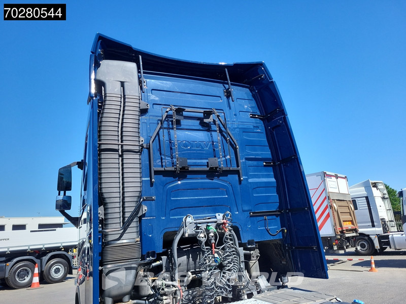 Volvo FH 460 FH 4X2 Low Mileage! VEB+ 2x Tanks - Tracteur routier: photos 3 Volvo FH 460 FH 4X2 Low Mileage! VEB+ 2x Tanks - Tracteur routier: photos 3