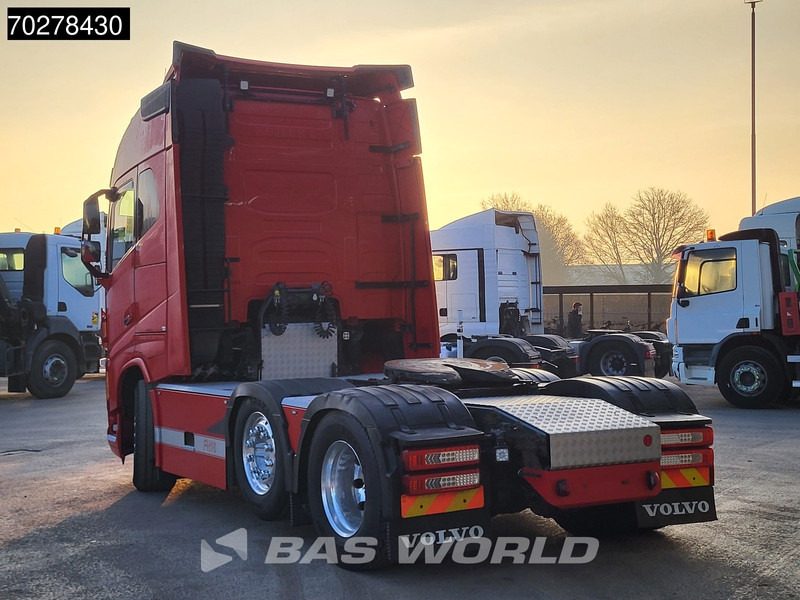 Volvo FH16 750 FH16 6X2 Special-Interior Full-Air Work-Remote Dynamic Steering Alcoa ACC Xenon - Tracteur routier: photos 2 Volvo FH16 750 FH16 6X2 Special-Interior Full-Air Work-Remote Dynamic Steering Alcoa ACC Xenon - Tracteur routier: photos 2