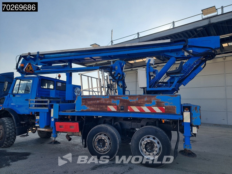 Unimog U2450L 6X6 Unimog Engin EGI TP 226 hubarbeitsbühne Manual Euro 2 - Camion grue: photos 3 Unimog U2450L 6X6 Unimog Engin EGI TP 226 hubarbeitsbühne Manual Euro 2 - Camion grue: photos 3