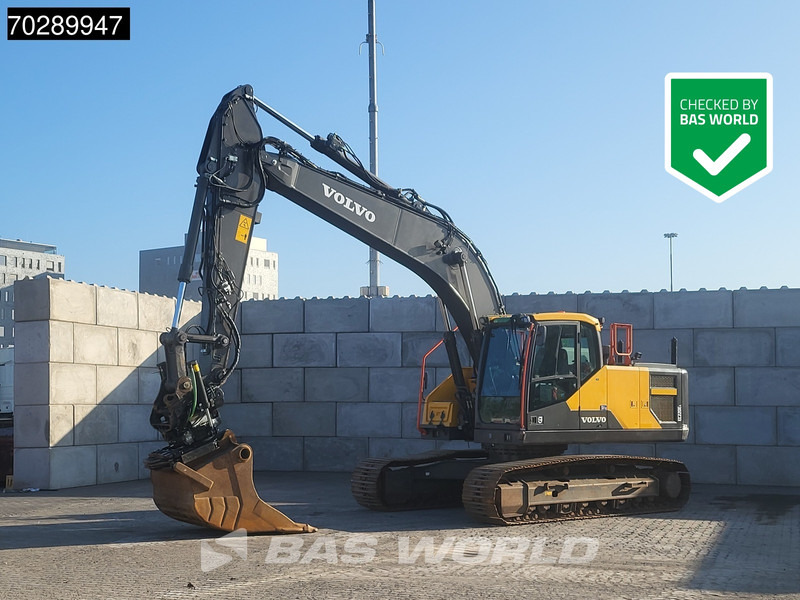 Volvo EC220 E L LEICA GPS - STEELWRIST - Pelle sur chenille: photos 1 Volvo EC220 E L LEICA GPS - STEELWRIST - Pelle sur chenille: photos 1