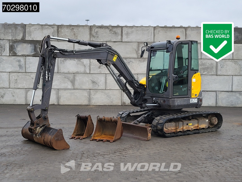 Volvo ECR50 D 3 BUCKETS - Mini pelle: photos 1 Volvo ECR50 D 3 BUCKETS - Mini pelle: photos 1
