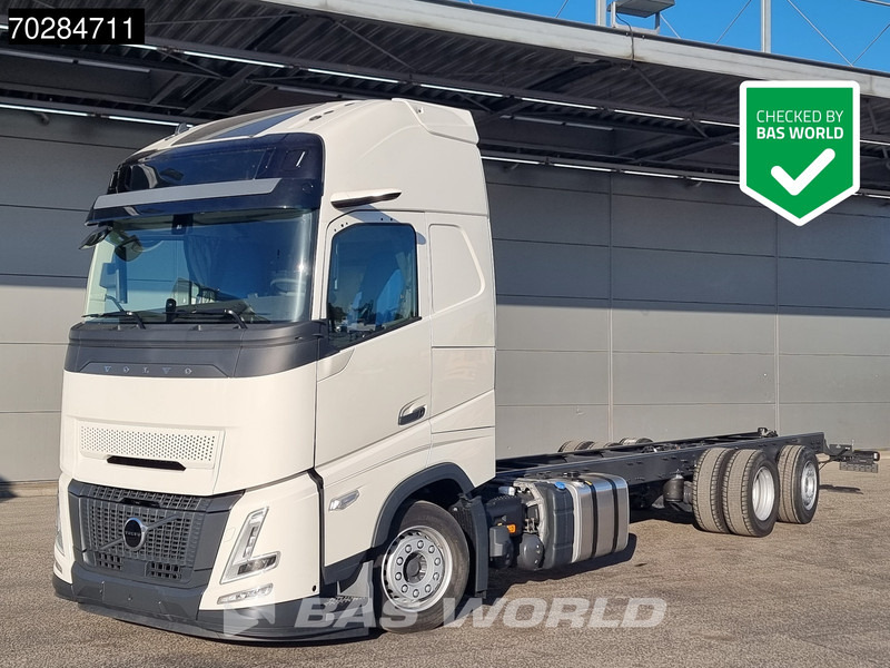 Volvo FH 62 R AERO 6X2 NEW Horsetruck chassis Lift+Lenkachse Dynamic Steering Mirror cam Euro 6 - Châssis cabine: photos 1 Volvo FH 62 R AERO 6X2 NEW Horsetruck chassis Lift+Lenkachse Dynamic Steering Mirror cam Euro 6 - Châssis cabine: photos 1