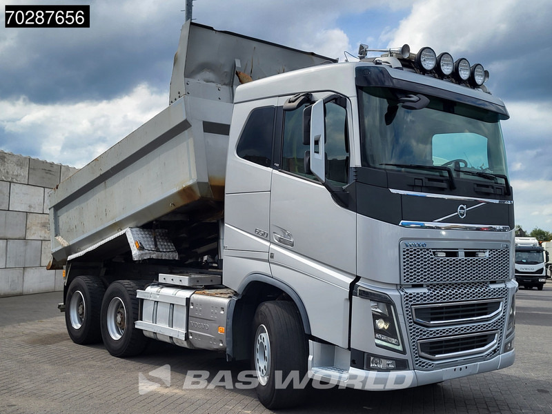 Volvo FH16 650 FH16 6X4 12m3 tipper Big-Axle Automatic Xenon Euro 6 - Camion benne: photos 3 Volvo FH16 650 FH16 6X4 12m3 tipper Big-Axle Automatic Xenon Euro 6 - Camion benne: photos 3