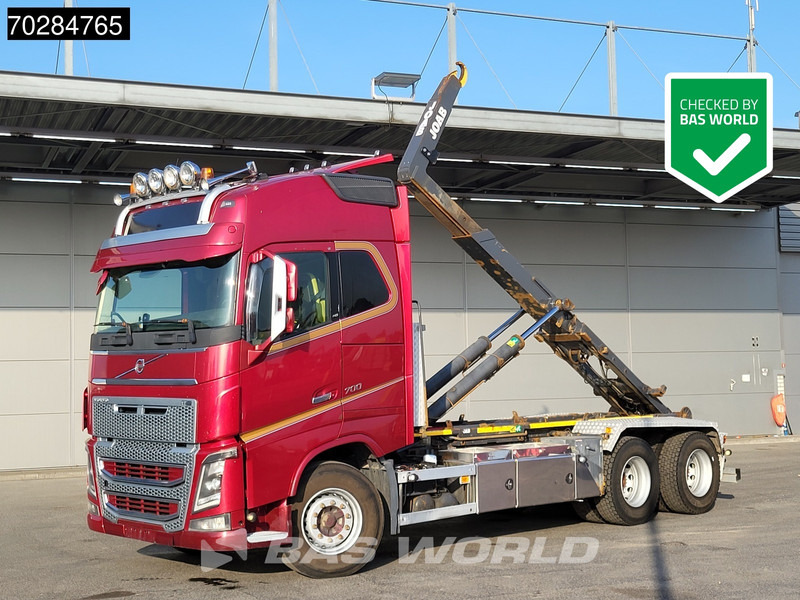 Volvo FH16 700 FH16 6X4 Full Air 20t Hook Xenon Euro 5 - Camion ampliroll: photos 1 Volvo FH16 700 FH16 6X4 Full Air 20t Hook Xenon Euro 5 - Camion ampliroll: photos 1