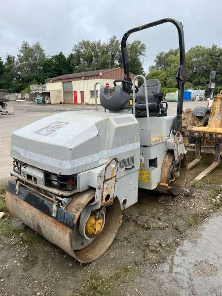 Caterpillar CB224 - Rouleau compresseur: photos 1 Caterpillar CB224 - Rouleau compresseur: photos 1