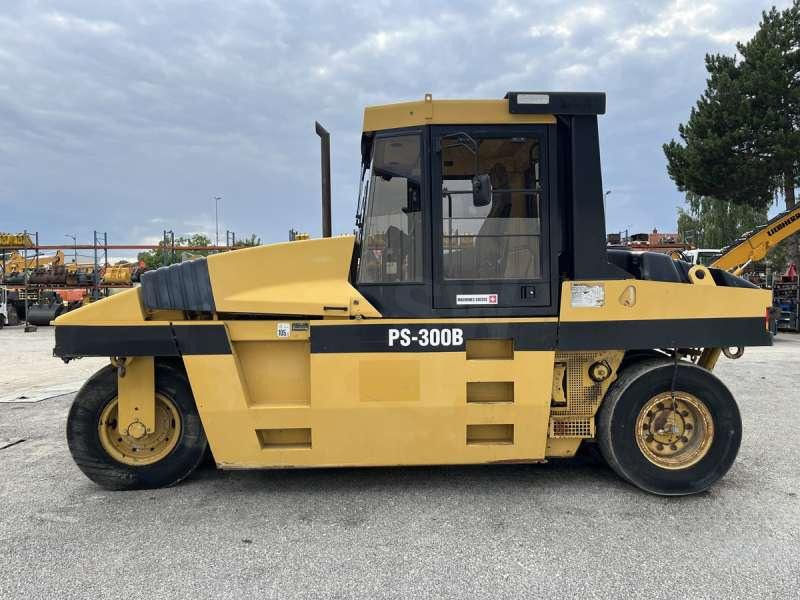 Caterpillar PS300B - Compacteur à pneus: photos 4 Caterpillar PS300B - Compacteur à pneus: photos 4