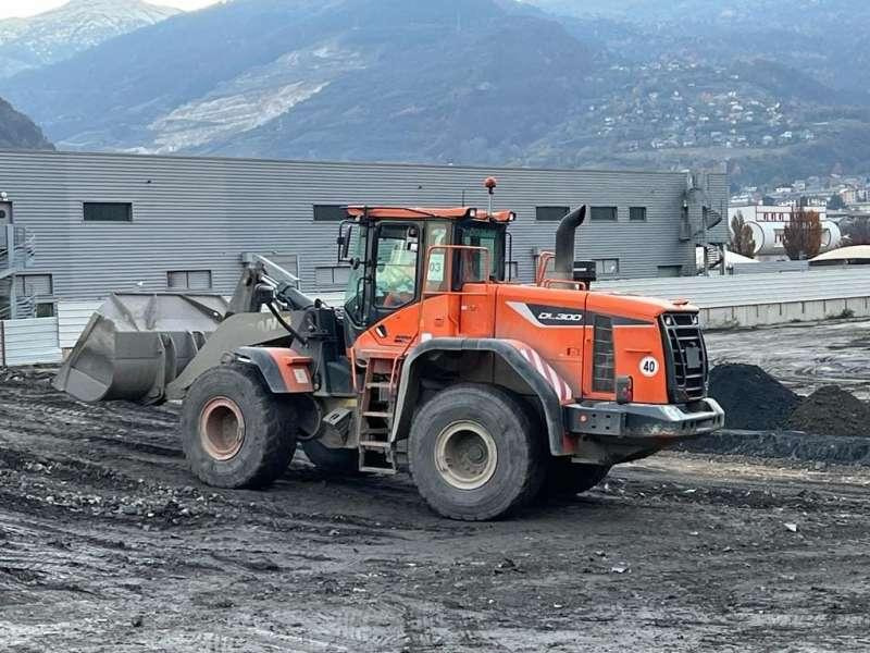 Doosan DL300 - Chargeuse sur pneus: photos 2 Doosan DL300 - Chargeuse sur pneus: photos 2