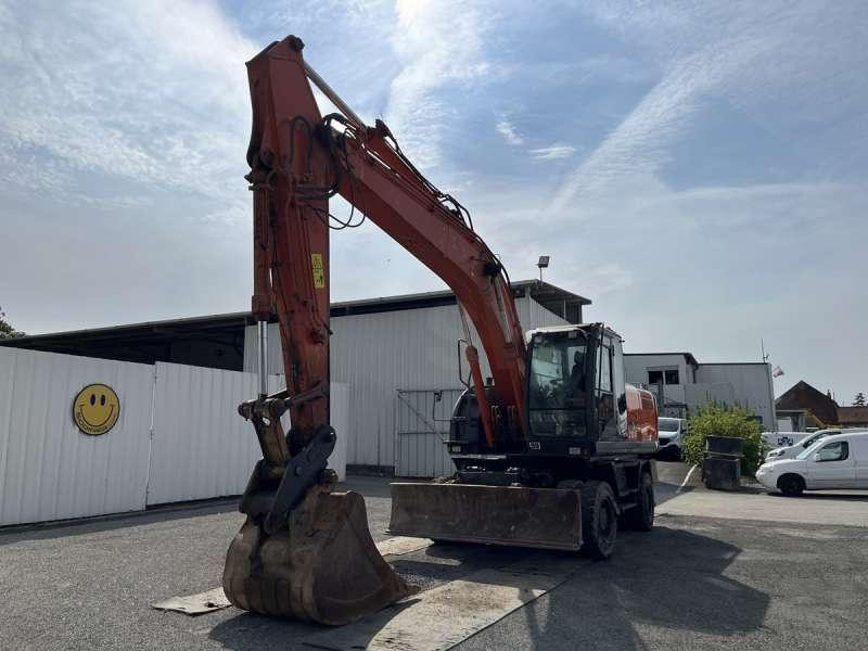 Hitachi ZX210W-3 - Pelle sur pneus: photos 2 Hitachi ZX210W-3 - Pelle sur pneus: photos 2
