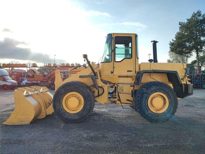 Komatsu WA270-3 - Chargeuse sur pneus: photos 4 Komatsu WA270-3 - Chargeuse sur pneus: photos 4