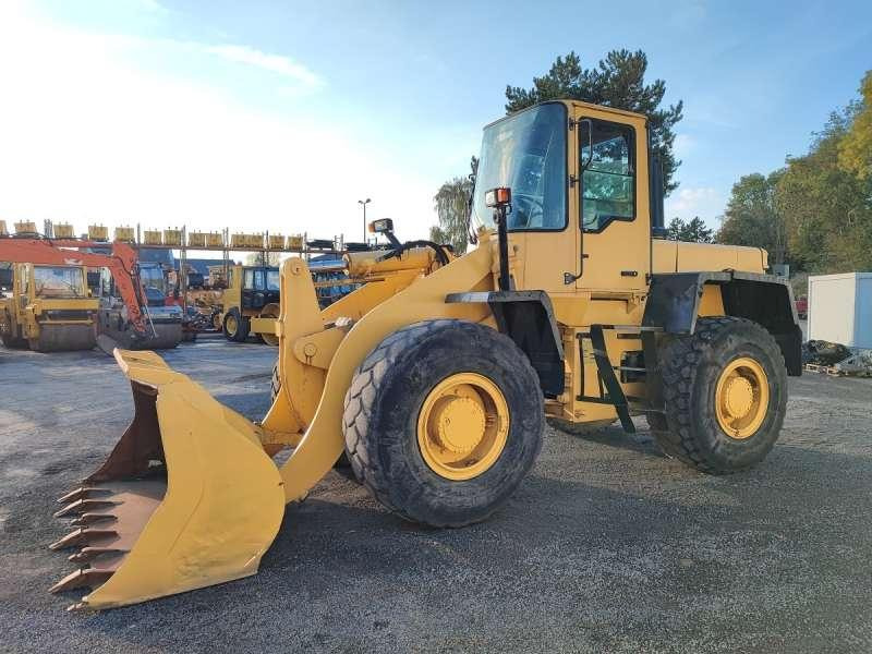 Komatsu WA270-3 - Chargeuse sur pneus: photos 3 Komatsu WA270-3 - Chargeuse sur pneus: photos 3