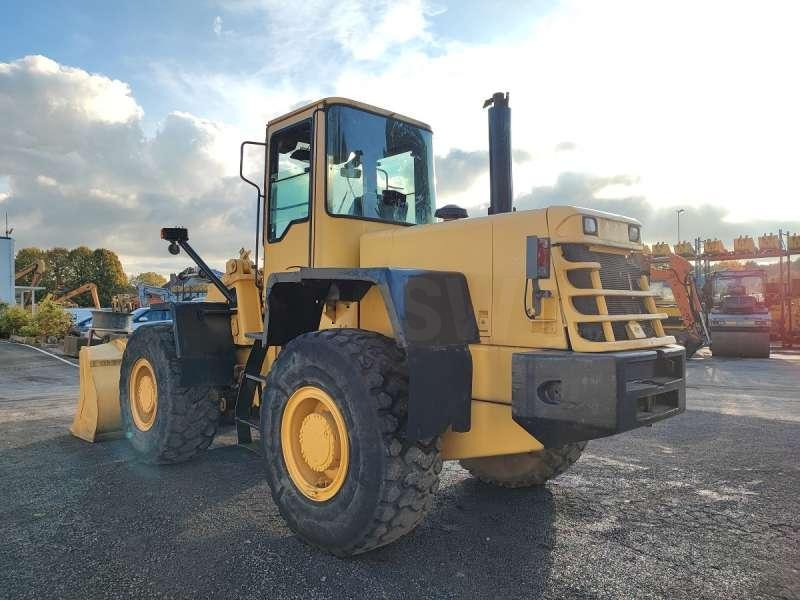 Komatsu WA270-3 - Chargeuse sur pneus: photos 5 Komatsu WA270-3 - Chargeuse sur pneus: photos 5
