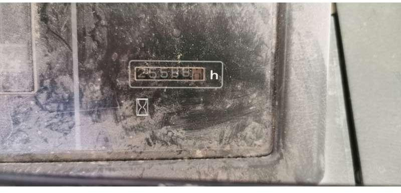 Komatsu WA470-3 - Chargeuse sur pneus: photos 4 Komatsu WA470-3 - Chargeuse sur pneus: photos 4