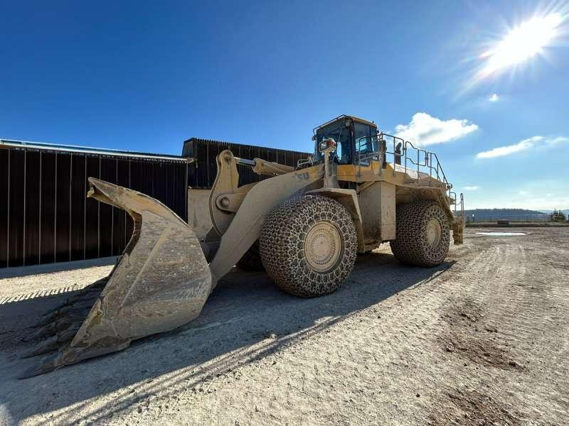 Komatsu WA600-8E0 - Chargeuse sur pneus: photos 1 Komatsu WA600-8E0 - Chargeuse sur pneus: photos 1
