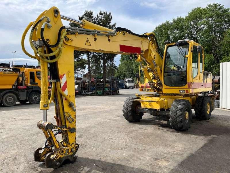 Liebherr A900 C LITRONIC - Pelle sur pneus: photos 2 Liebherr A900 C LITRONIC - Pelle sur pneus: photos 2