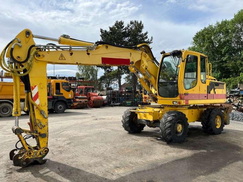 Liebherr A900 C LITRONIC - Pelle sur pneus: photos 3 Liebherr A900 C LITRONIC - Pelle sur pneus: photos 3