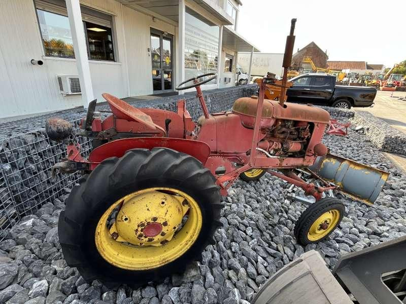 MASSEY-HARRIS PONY 812 - Tracteur agricole: photos 3 MASSEY-HARRIS PONY 812 - Tracteur agricole: photos 3