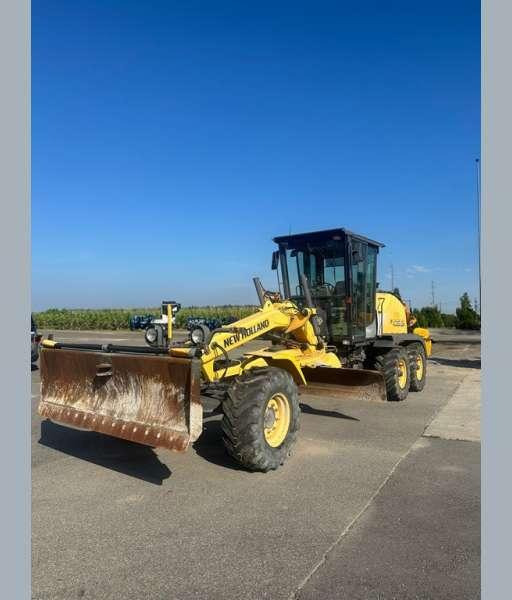 New Holland F106.6A 6X6 MACHINE SUISSE - Niveleuse: photos 1 New Holland F106.6A 6X6 MACHINE SUISSE - Niveleuse: photos 1